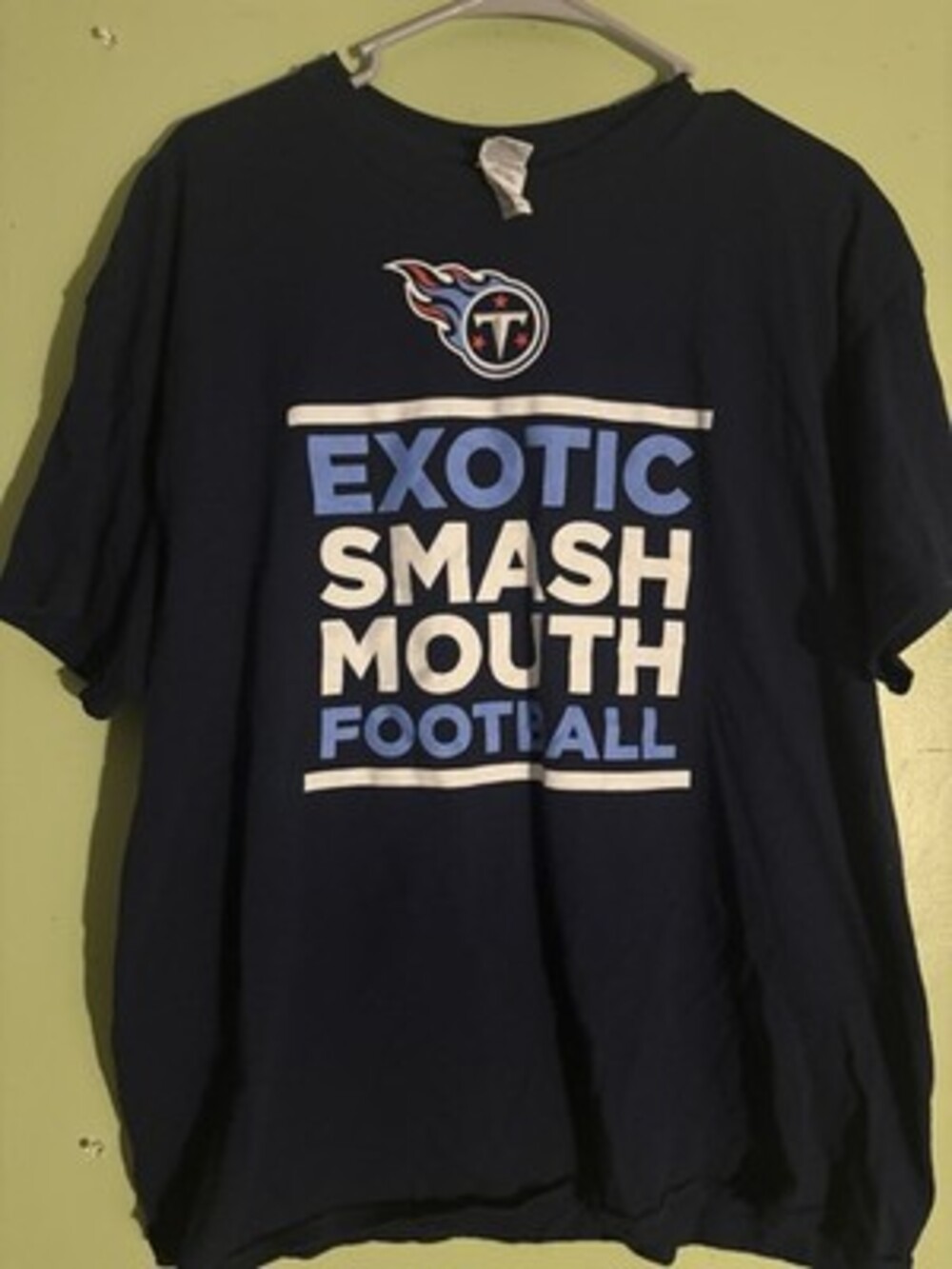 Tennessee Titans Exotic Smash Mouth Football T-Shirt Men's XL
